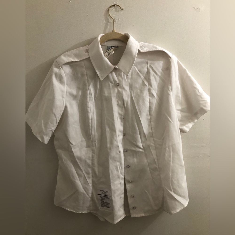 Tuck-in white button down blouse - women’s